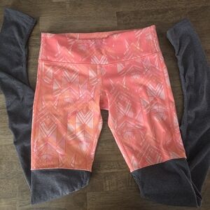 ALO Goddess Leggings In Stormy Gray And Orange Geometric